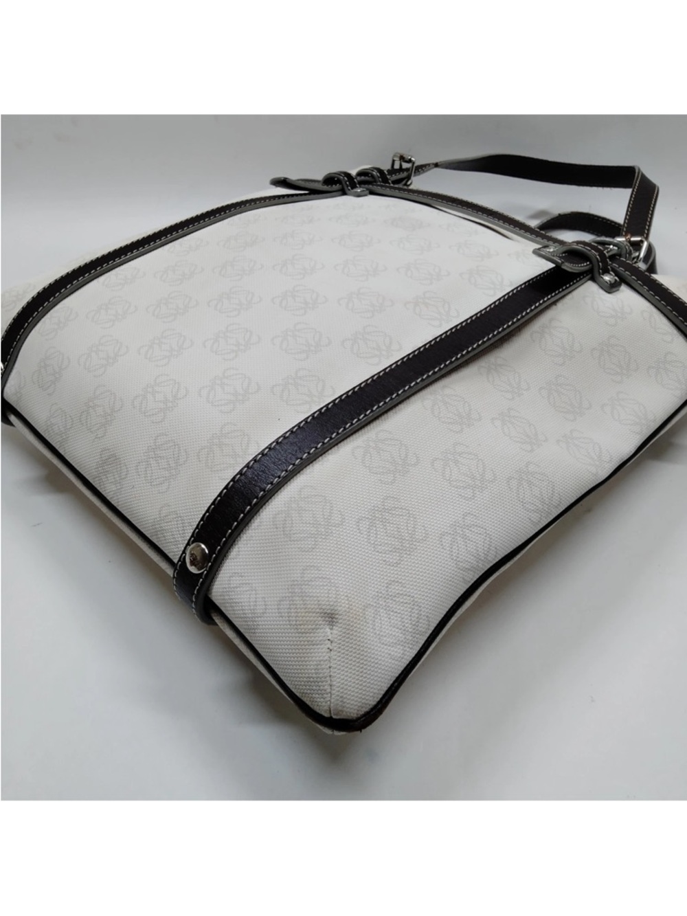 Loewe Anagram Logo White Tote - Picture 6 of 9